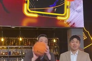 啧啧，都是好料啊！朱芳雨做客内蒙，巴特尔盛情款待！