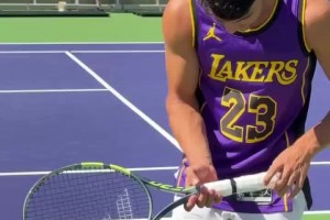 铁杆詹蜜🤩世界第一阿尔卡拉斯再次穿上詹姆斯球衣热身~