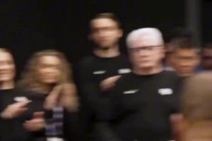 学习掘金模式？猛龙更衣室幕后花絮：珀尔特尔获得胜利金链