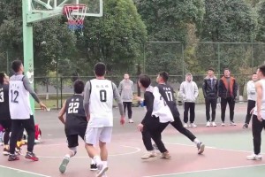 讲真，在学校里你要是投三分很准，真能让你获得优先择偶权🙊